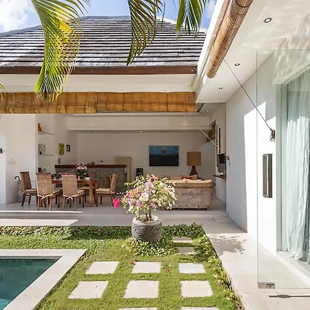 Villa Lotus By Optimum Bali Villas Seminyak  Exterior photo